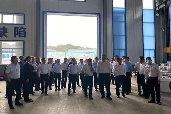 內蒙古自治區黨委常委、通遼市委書記孟憲東攜考察團到一諾環境考察指導